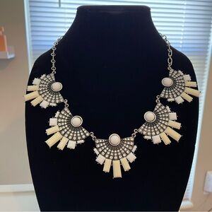 Park Lane - Vanilla Statement Necklace 
Cream and Silver
